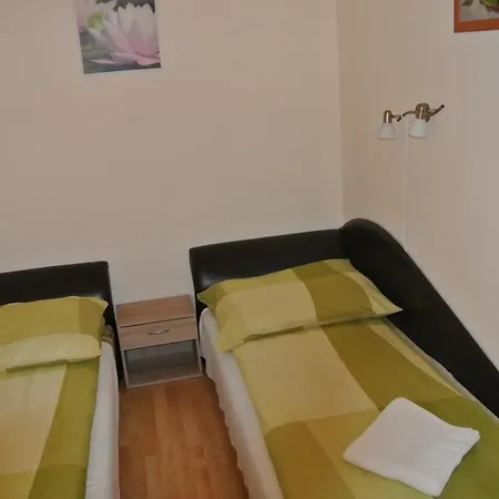 Eva Apartman *